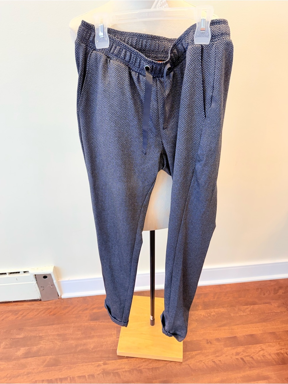 Woman’s Joe Fresh Gray Herringbone Drawstring Pants - size small